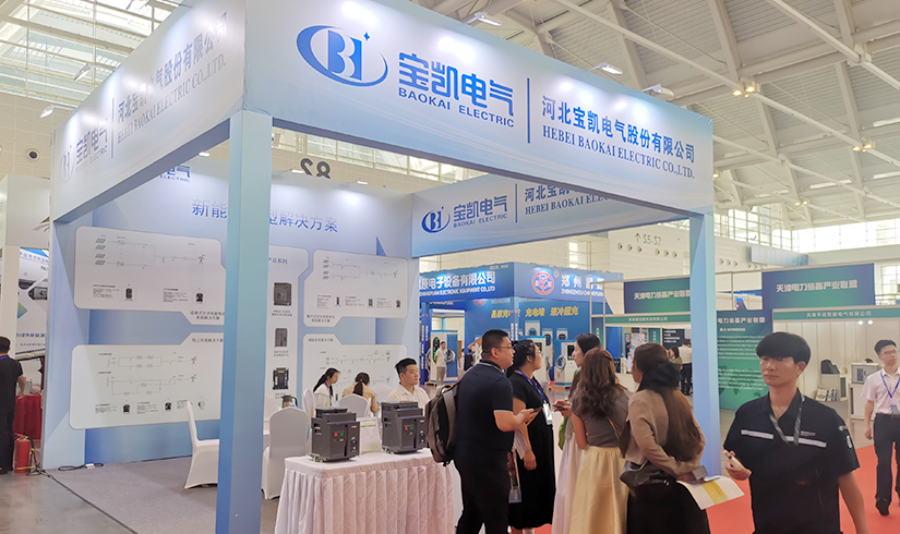 暴击行业天花板！壹号娱乐-com电气硬核技术亮相天津清洁能源展，引央视记者及能源产业巨头现场“挖宝”